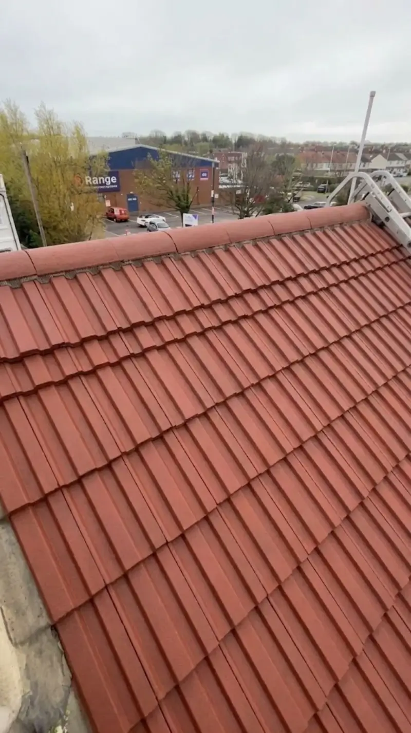 Finished rooftop rinse on a Plant City home