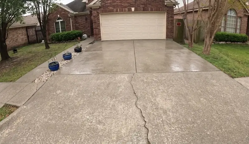 Fresh Results From a Residential Driveway Cleaning in Plant City Driveway cleaning Plant City results after pressure washing
