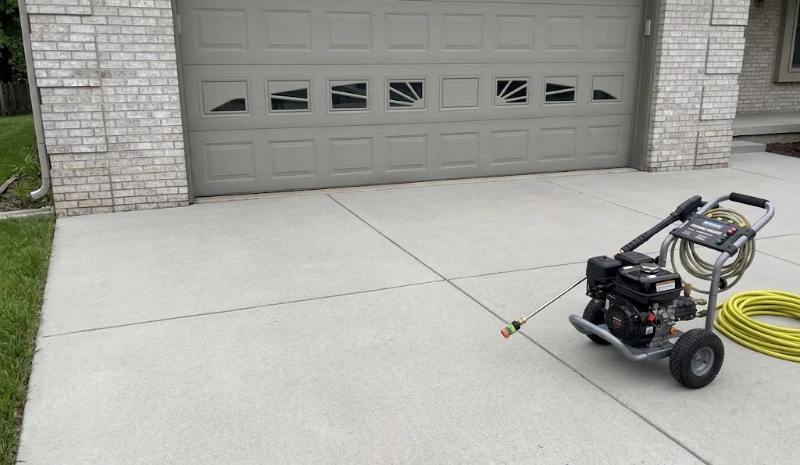 Complete Driveway Pressure Washing Process in Plant City Professional driveway pressure washing job in Plant City