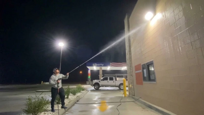 Commercial plaza exterior cleaned near Plant City